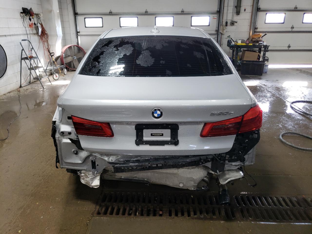 WBAJA9C58JB252255 2018 BMW 530E