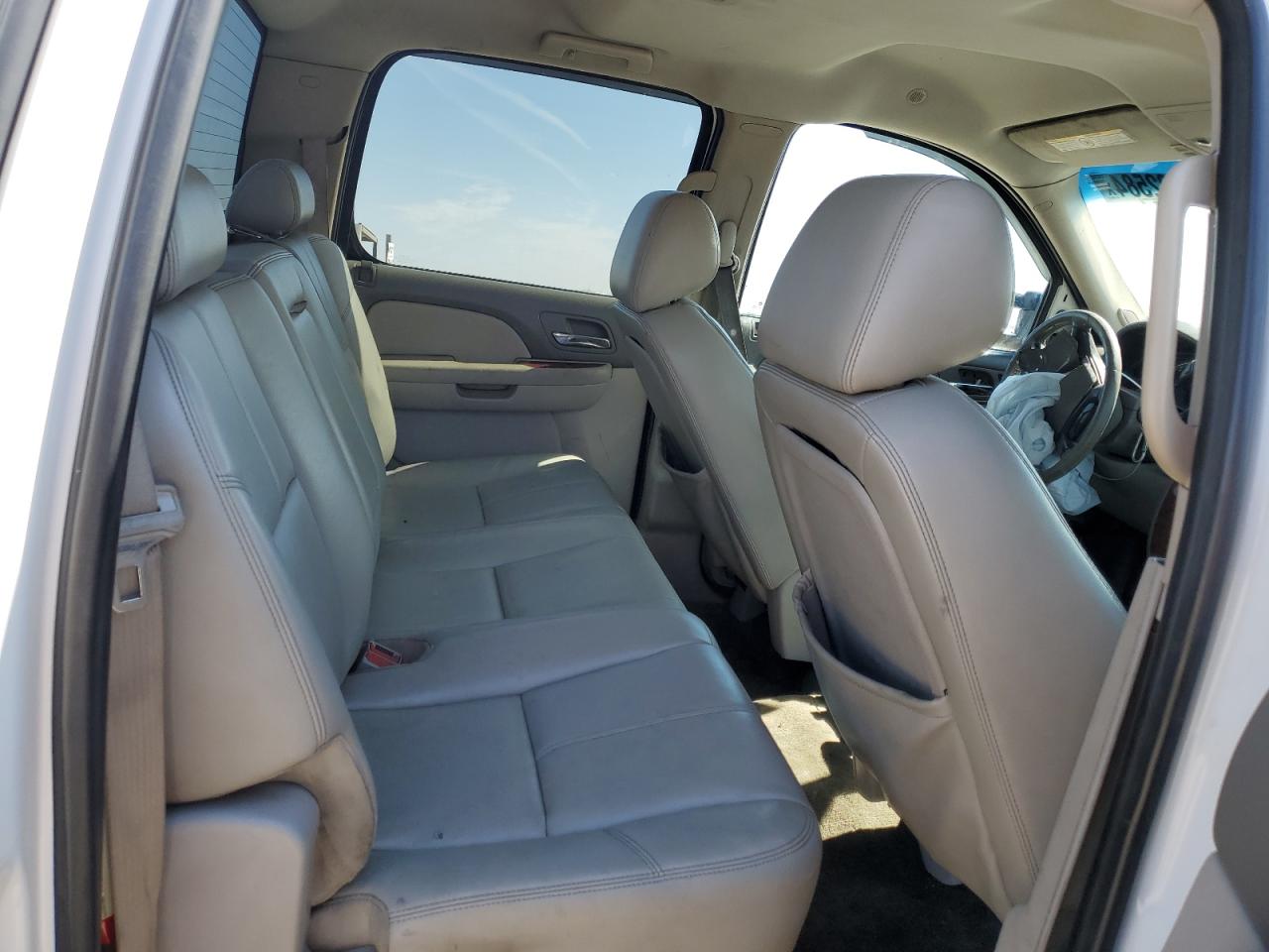2010 Chevrolet Silverado - Image 11