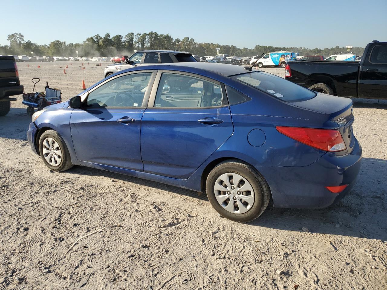 KMHCT4AE0GU982388 2016 HYUNDAI ACCENT - Image 2