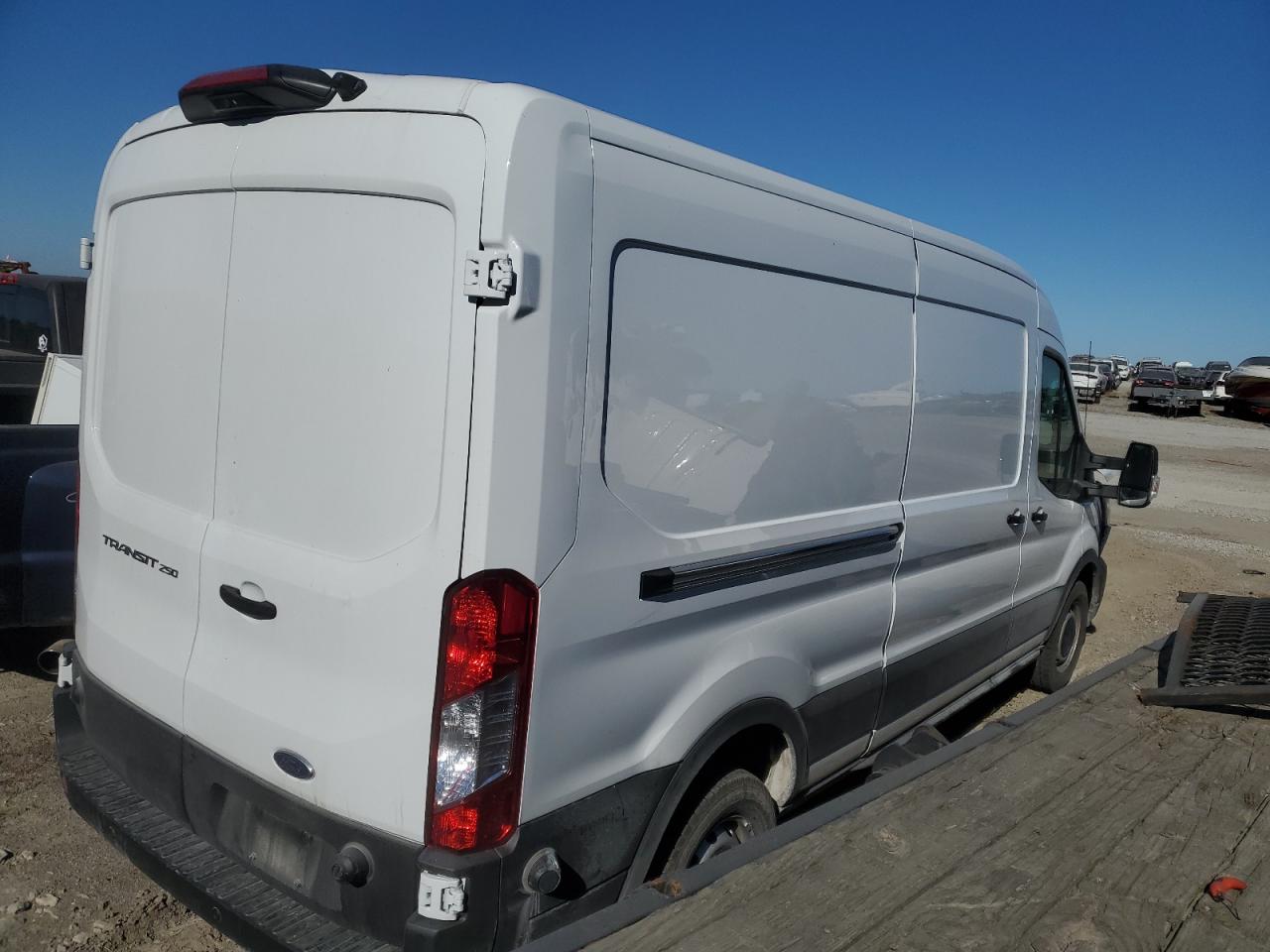 VIN 1FTBR1C83PKC01878 2023 FORD TRANSIT no.3