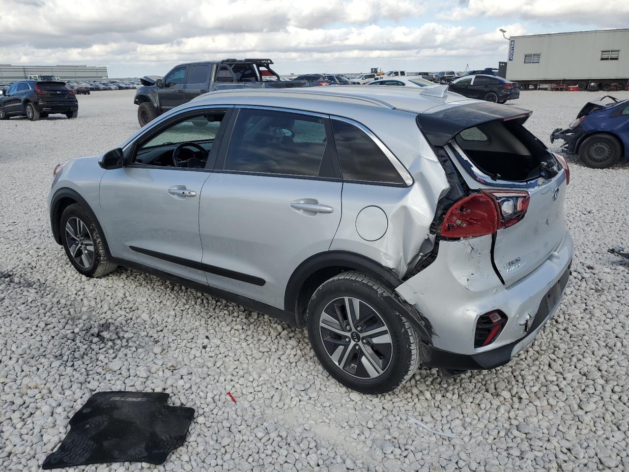 2020 Kia Niro - Image 2