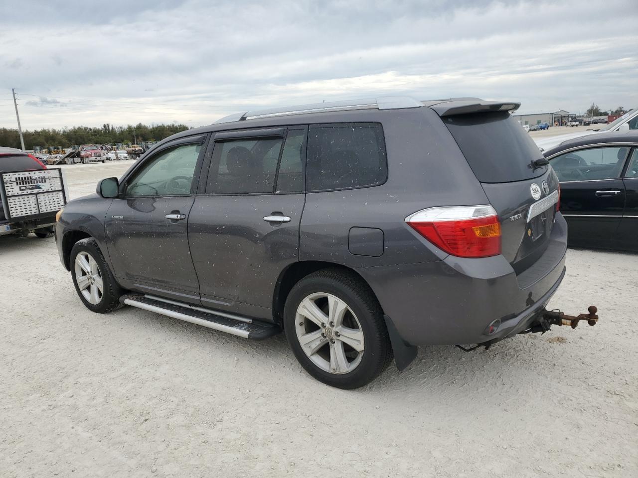 2008 Toyota Highlander - Image 2