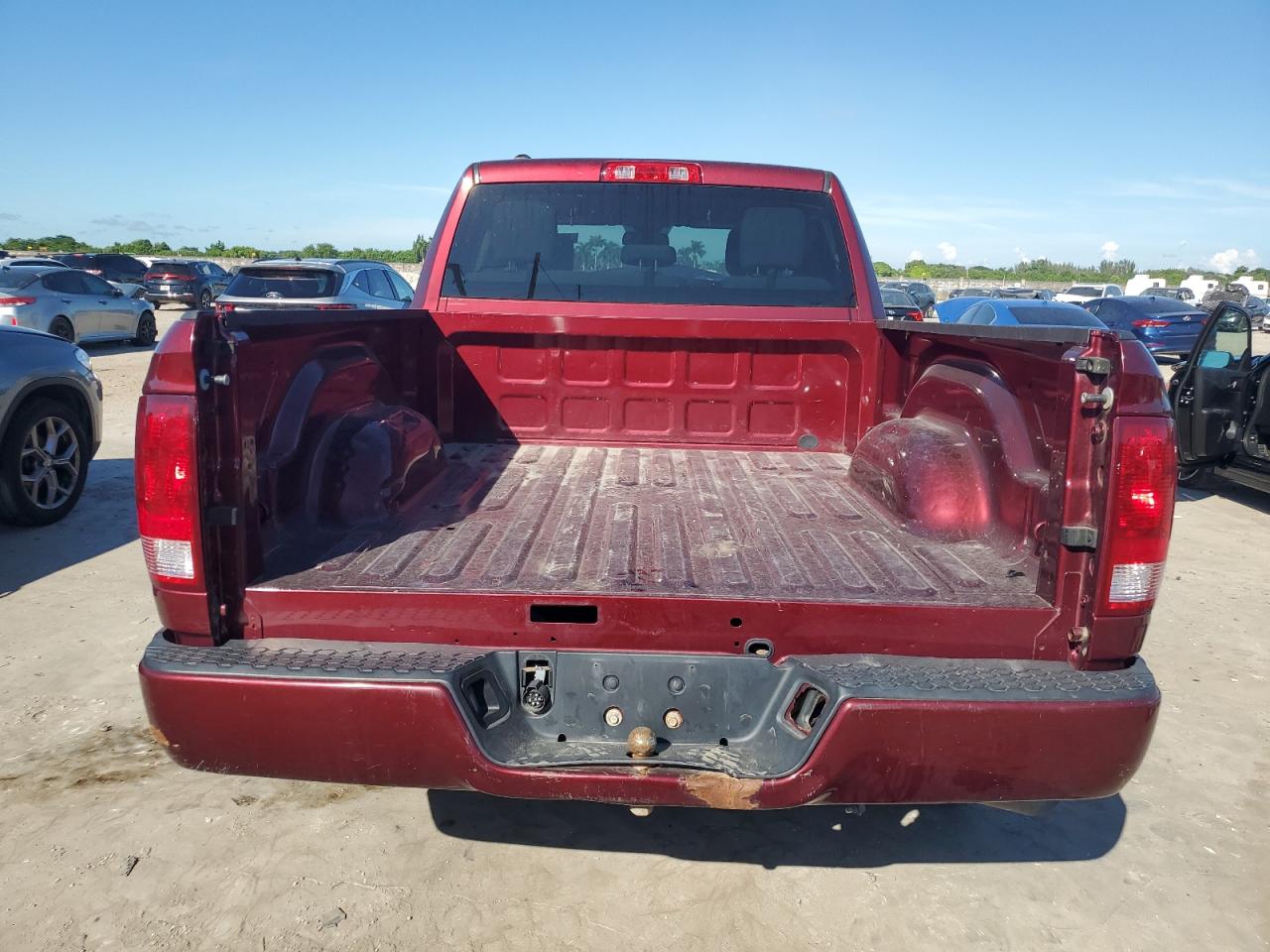 2019 Ram 1500 Classic Tradesman VIN: 1C6RR7FG7KS522925 Lot: 74184694