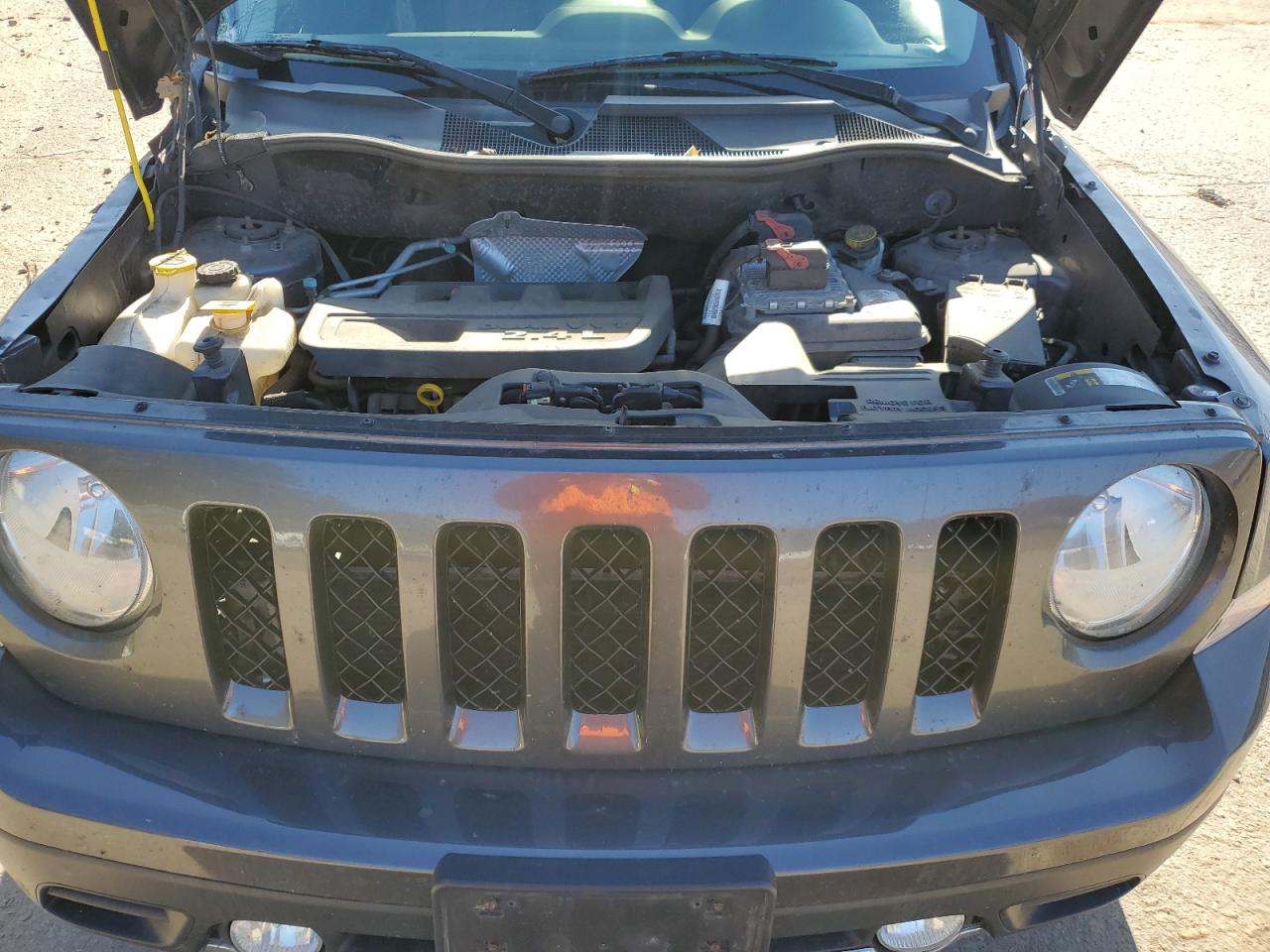 2016 Jeep Liberty (Patriot) - Image 12