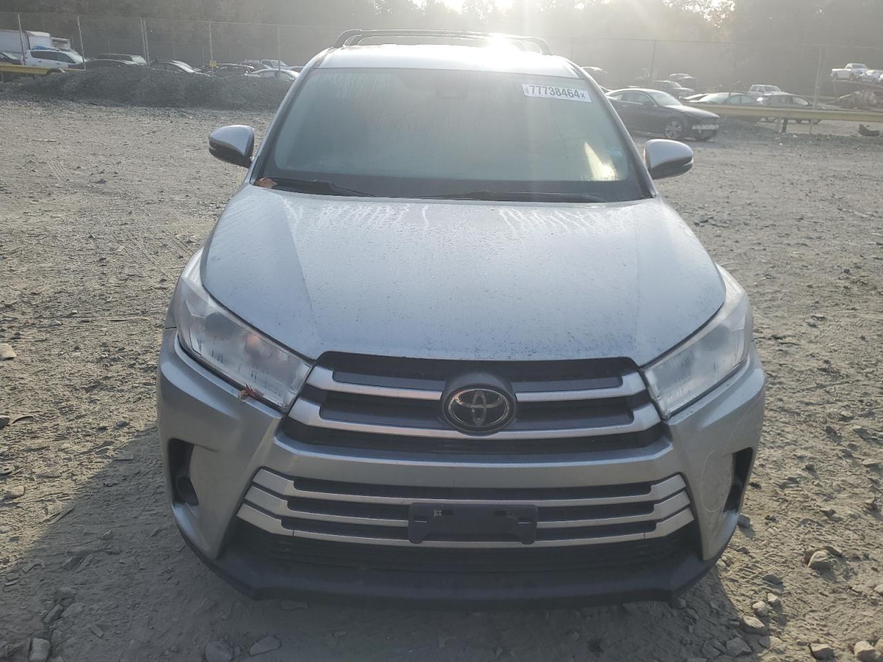 2017 Toyota Highlander - Image 5