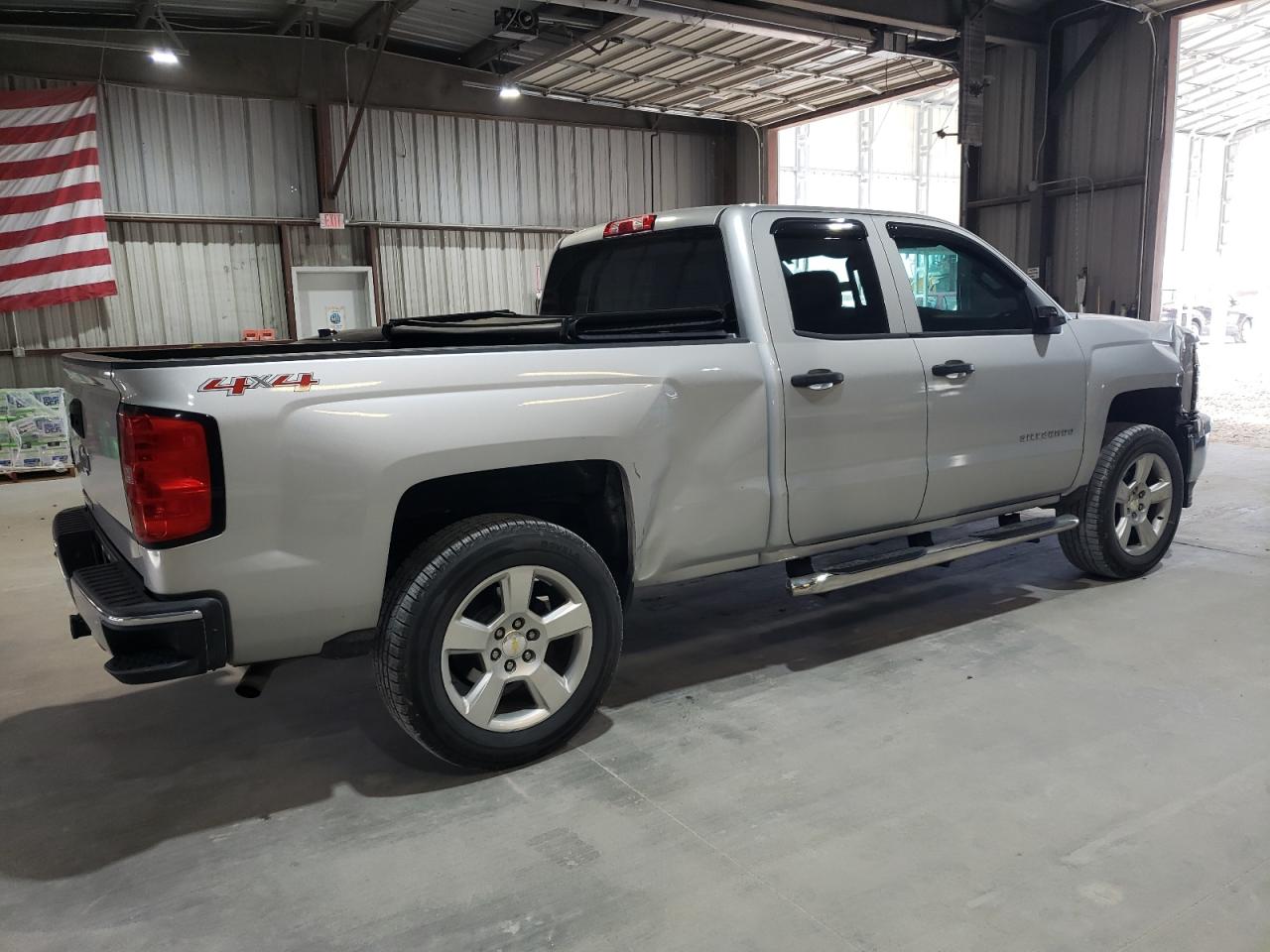 2015 Chevrolet Silverado - Image 3