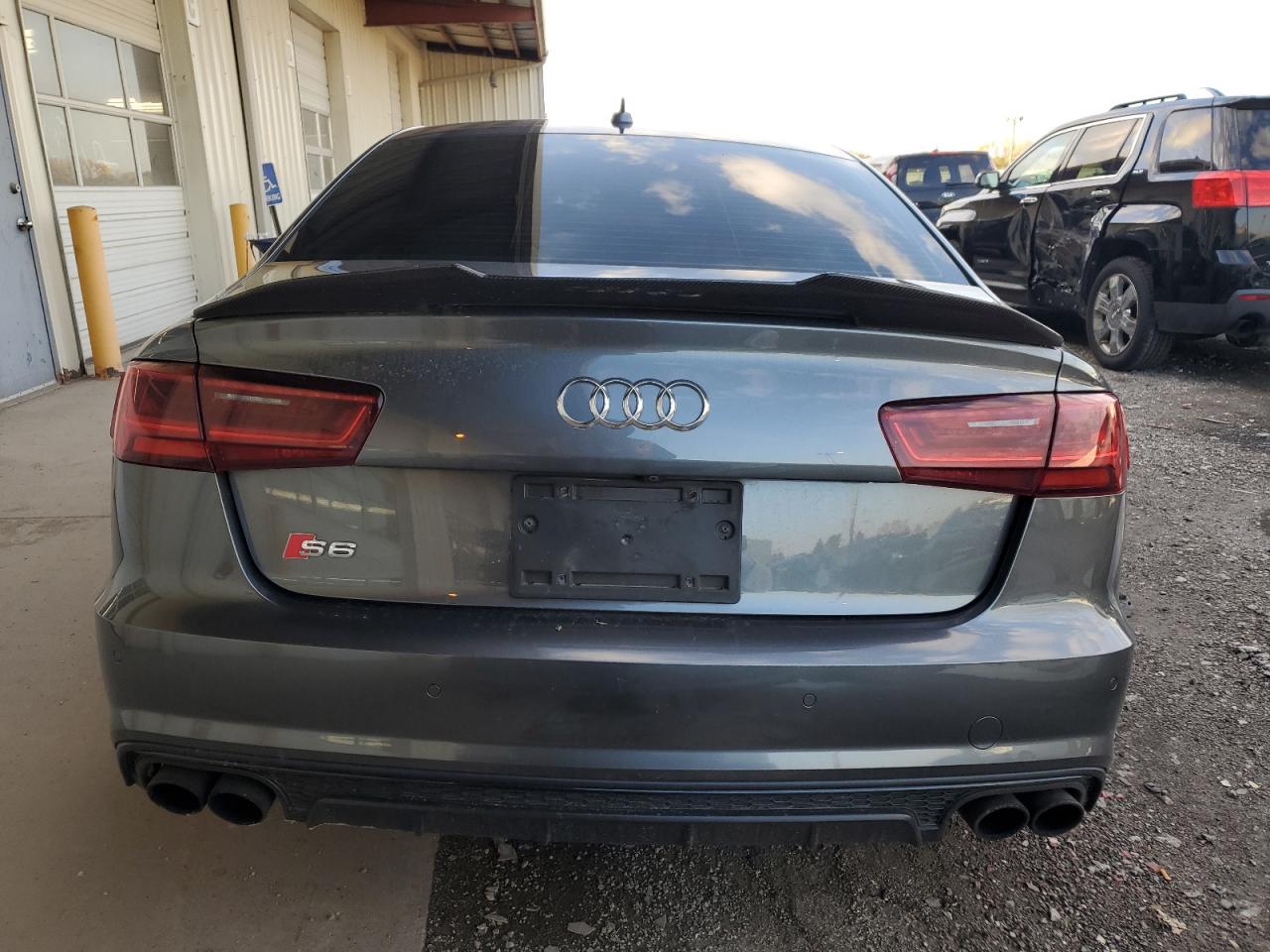 WAUHFAFC4JN010654 2018 Audi S6 Prestige