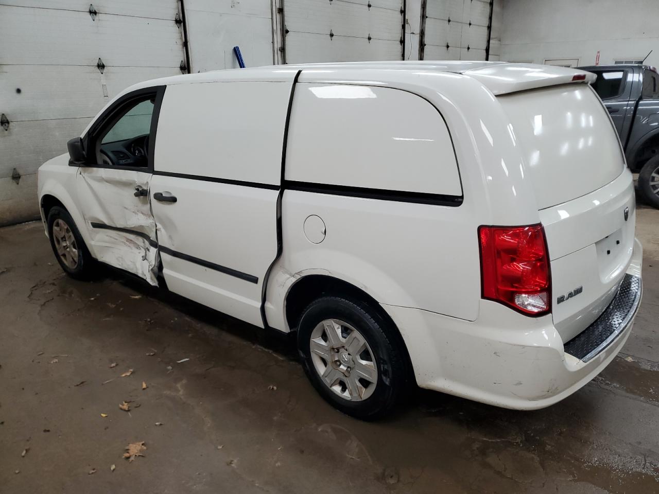 2012 Dodge Caravan - Image 2