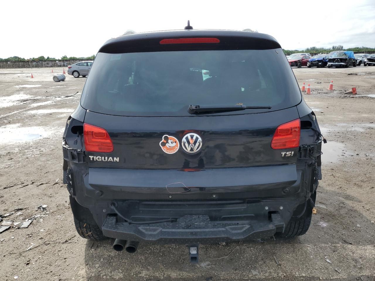 WVGBV7AX6GW582252 2016 Volkswagen Tiguan S