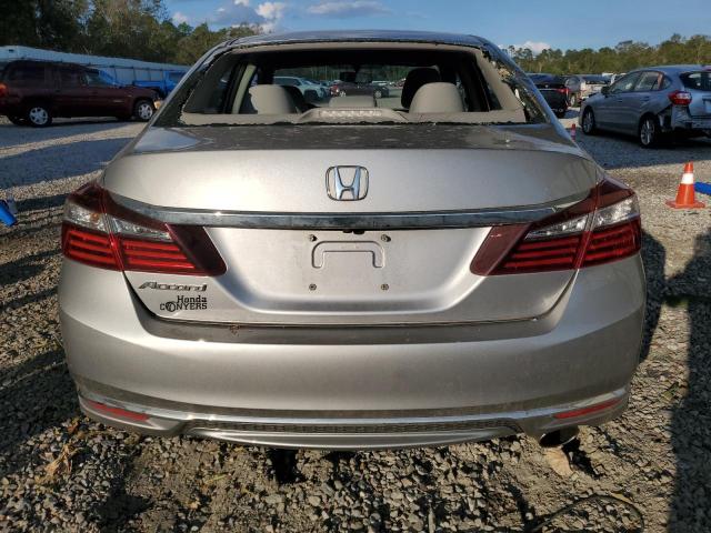 Sedans HONDA ACCORD 2017 Srebrny