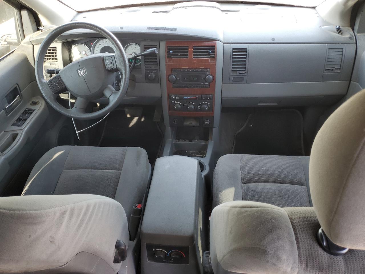 2005 Dodge Durango - Image 8