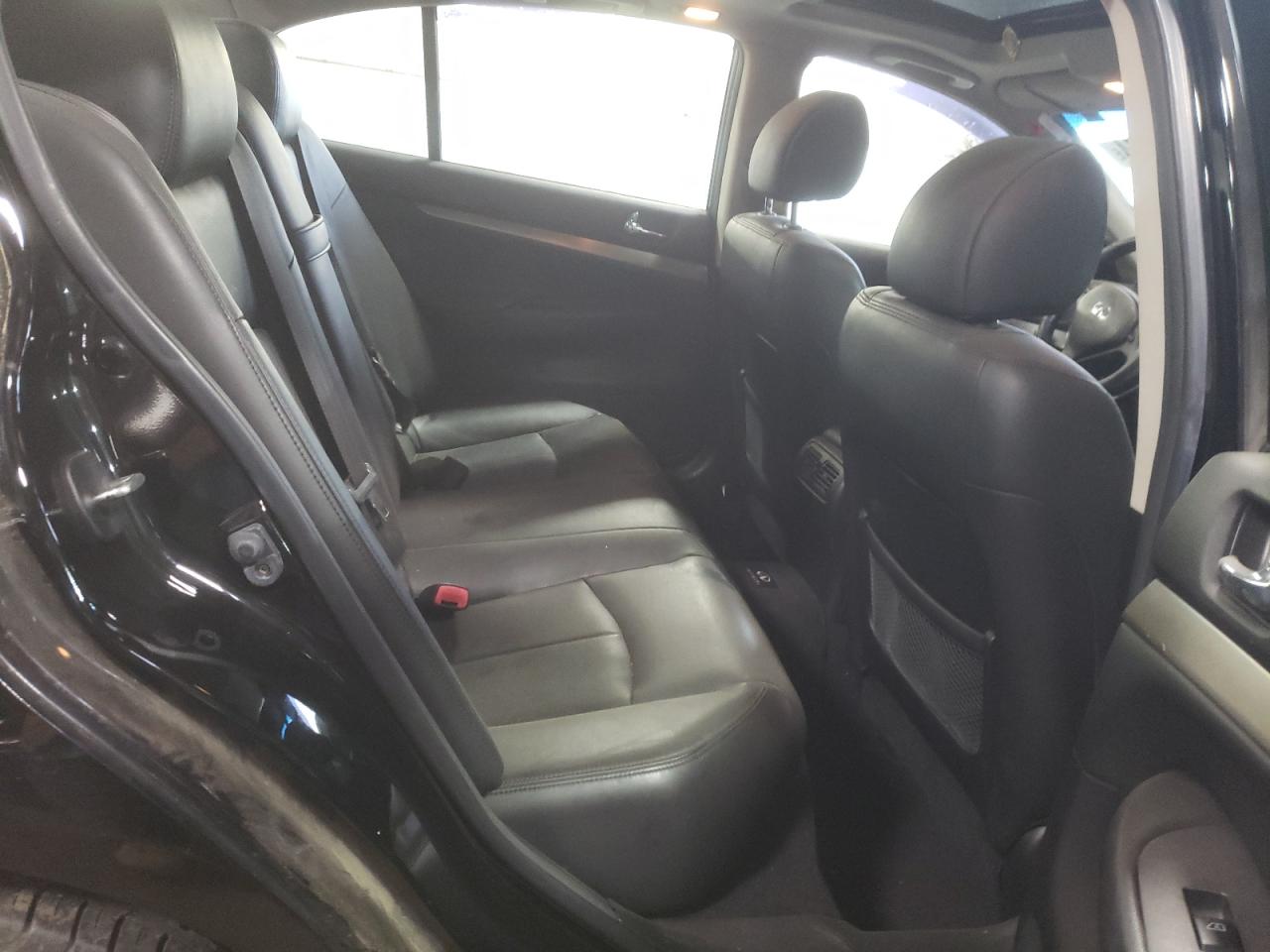 2011 Infiniti G - Image 10