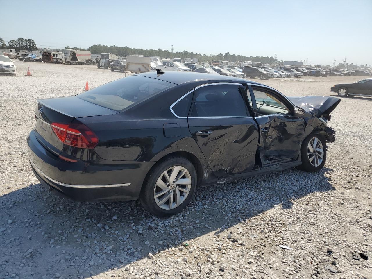 1VWBA7A33JC043381 VOLKSWAGEN PASSAT 2018