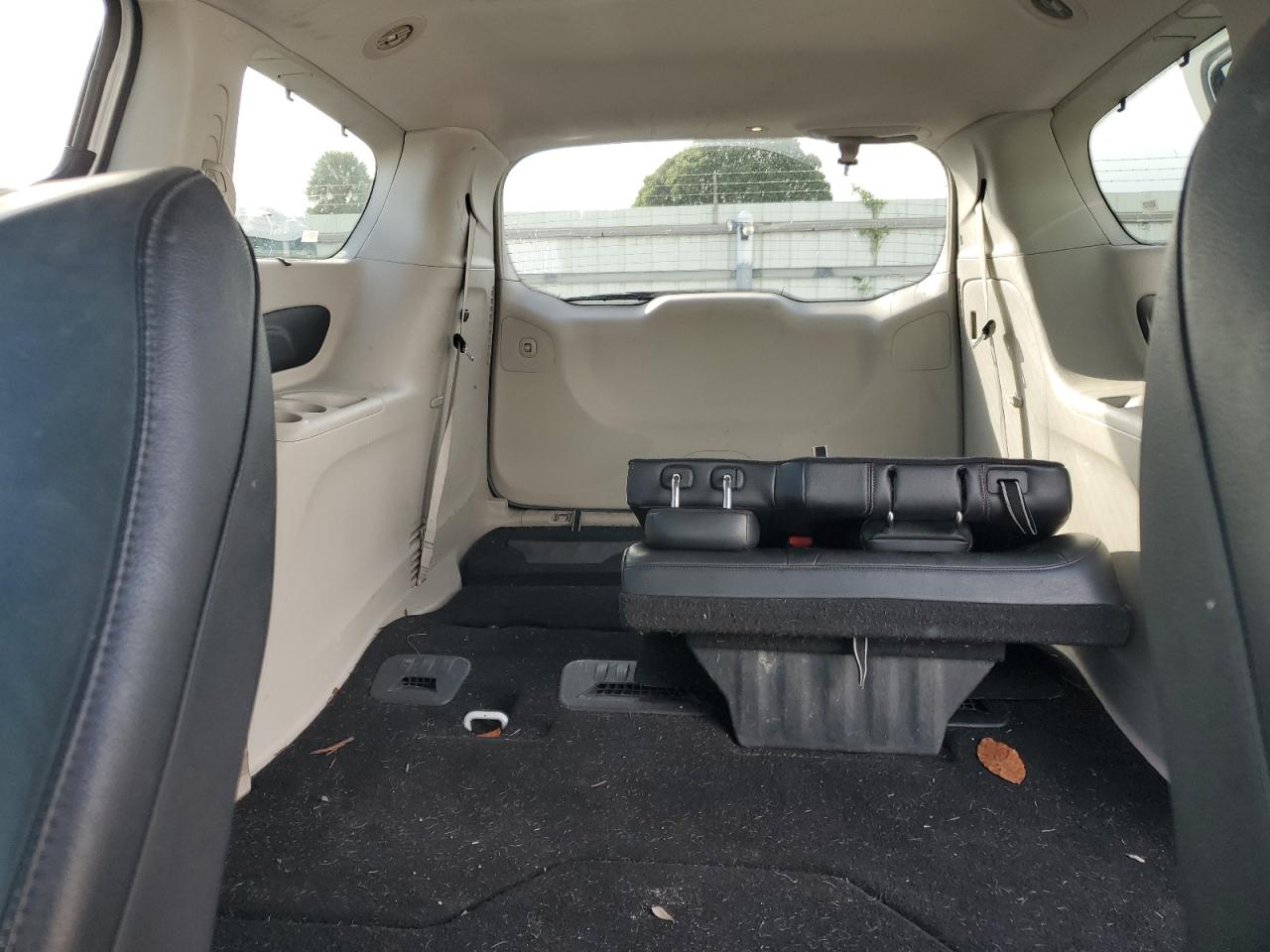 2017 Chrysler Pacifica - Image 10