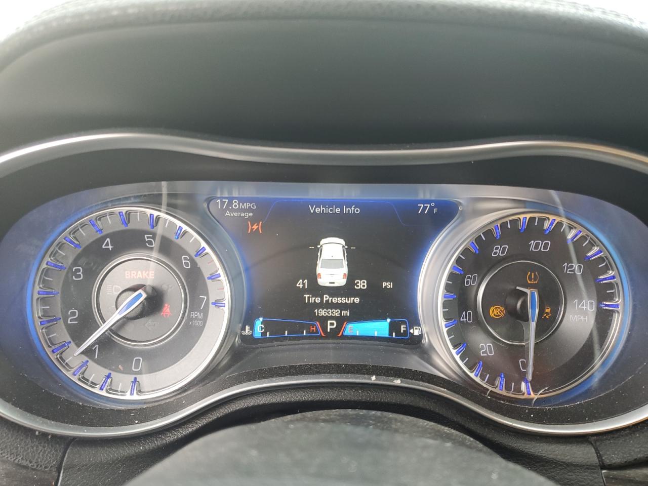 2016 Chrysler 300 - Image 9