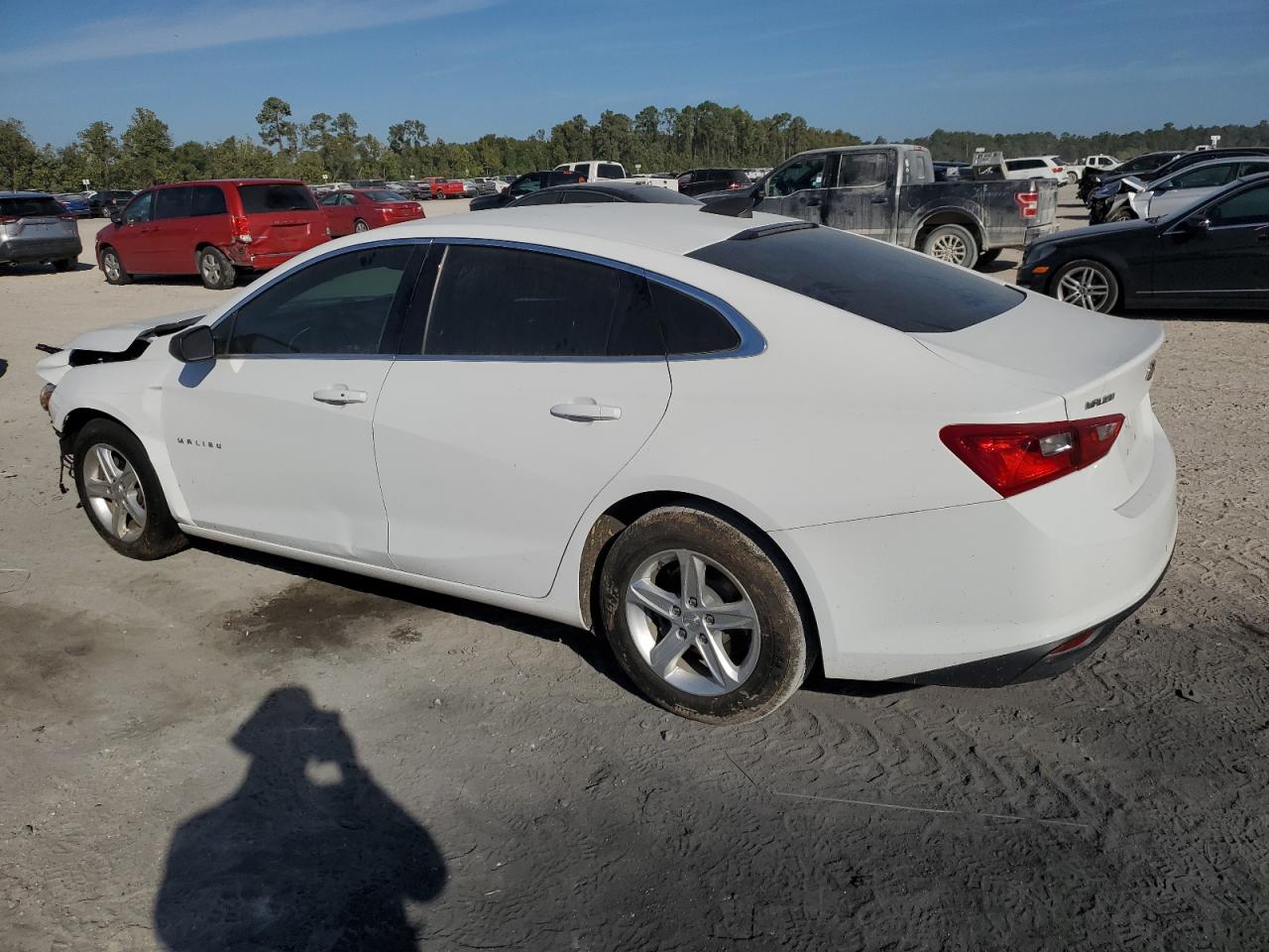 2020 Chevrolet Malibu - Image 2