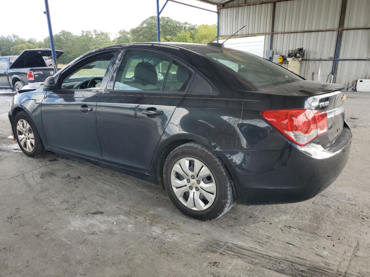 2016 Chevrolet Cruze - Image 2