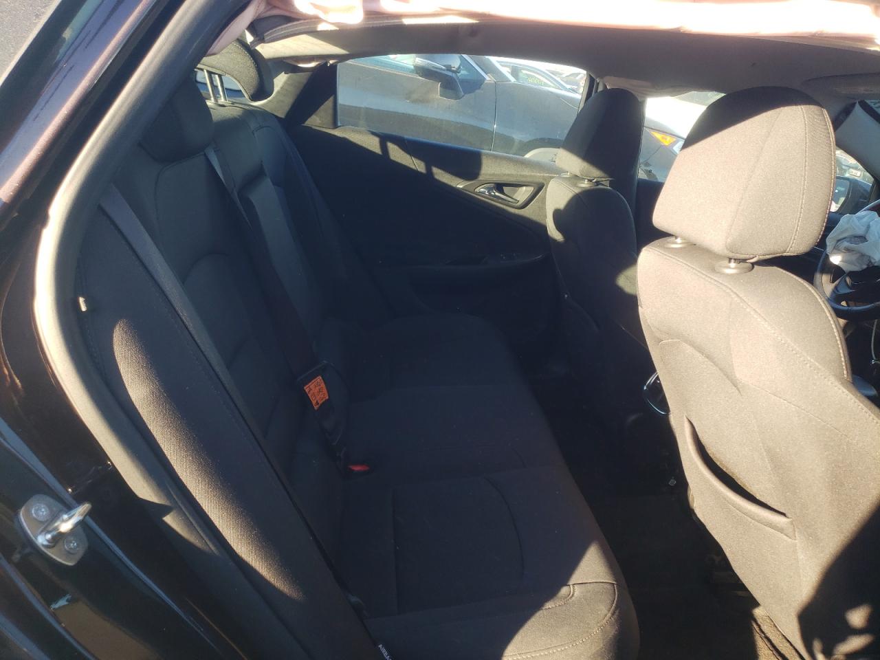 2016 Chevrolet Malibu - Image 10