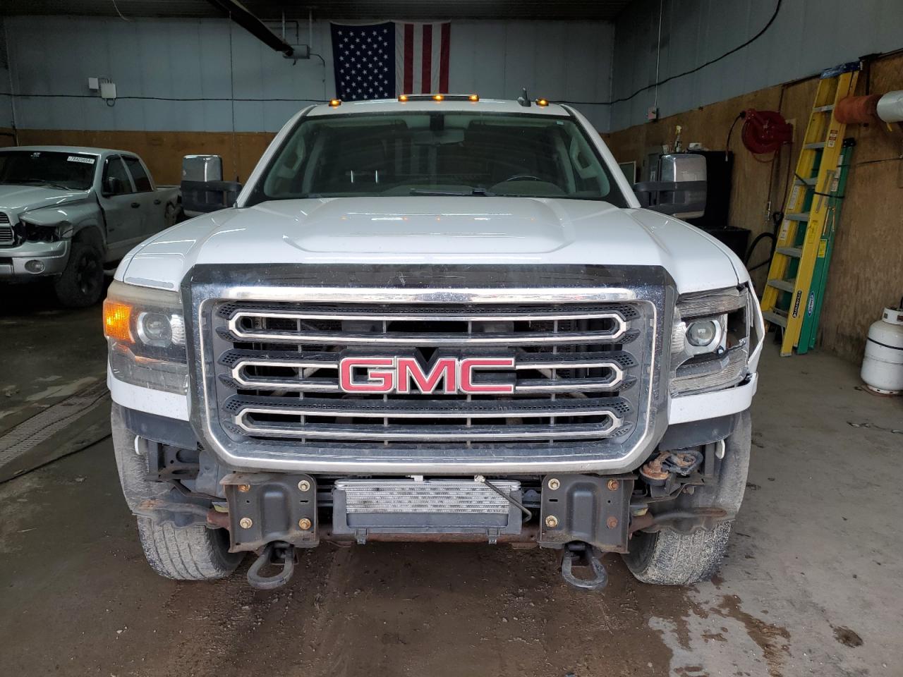 2015 GMC Sierra - Image 5