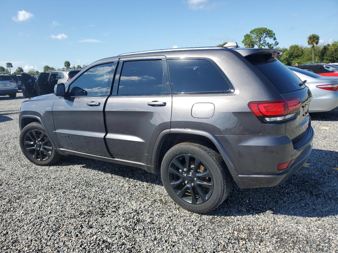 2019 Jeep Grand Cherokee - Image 2