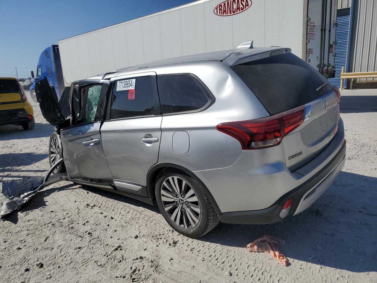 2019 Mitsubishi Outlander - Image 2