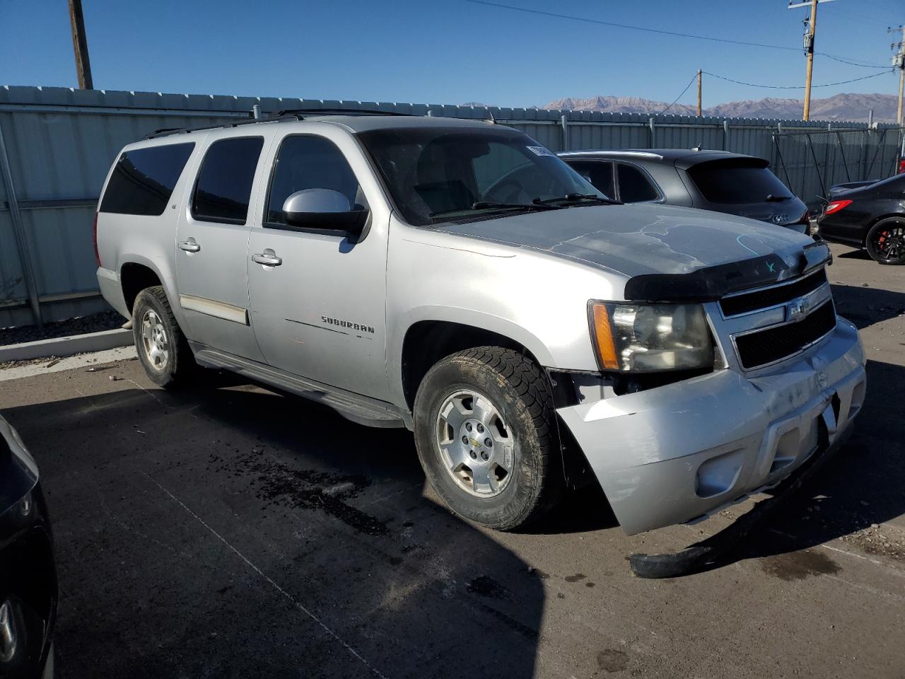 2011 Chevrolet Suburban - Image 4
