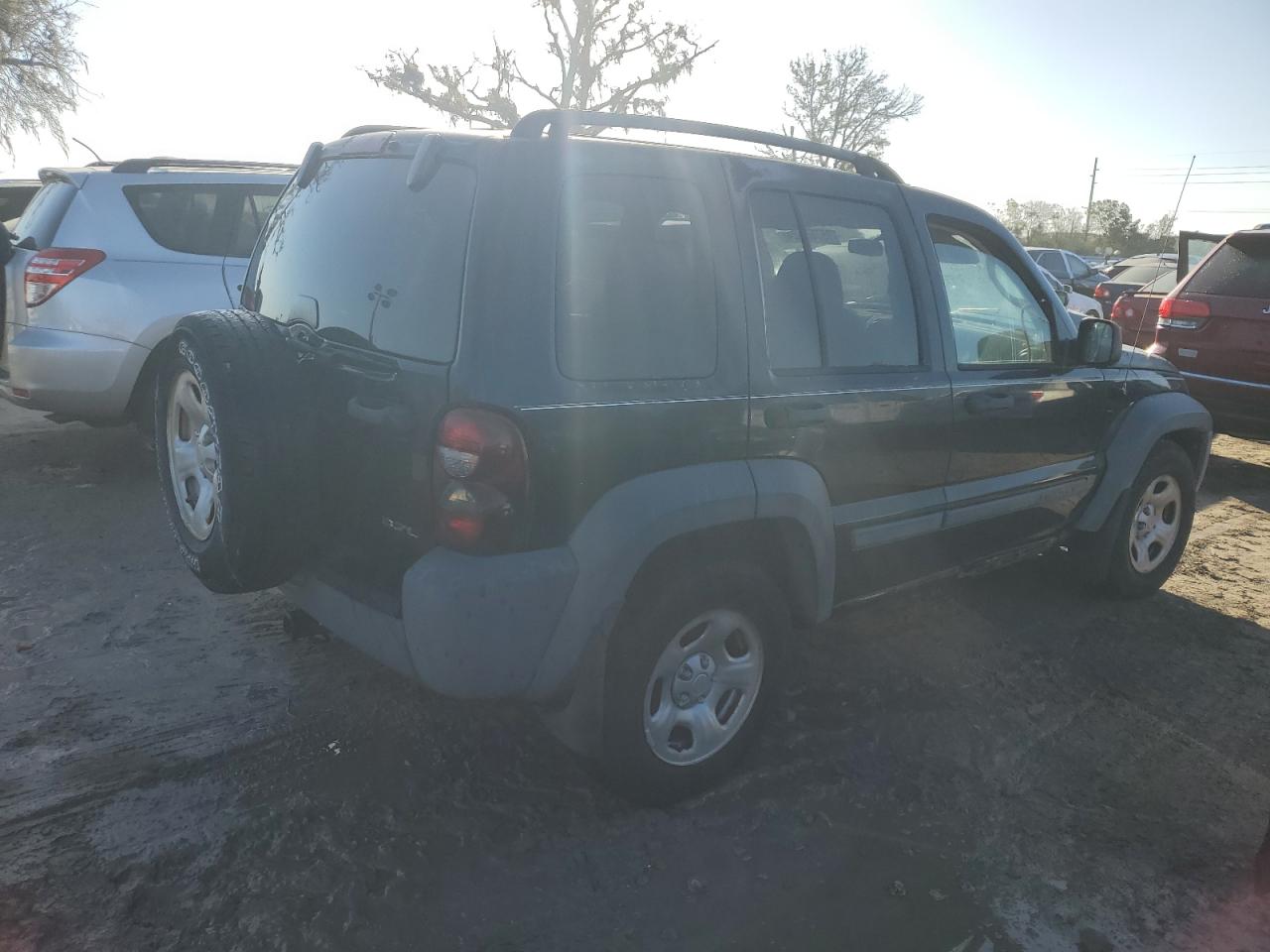 2005 Jeep Liberty (North America) - Image 3
