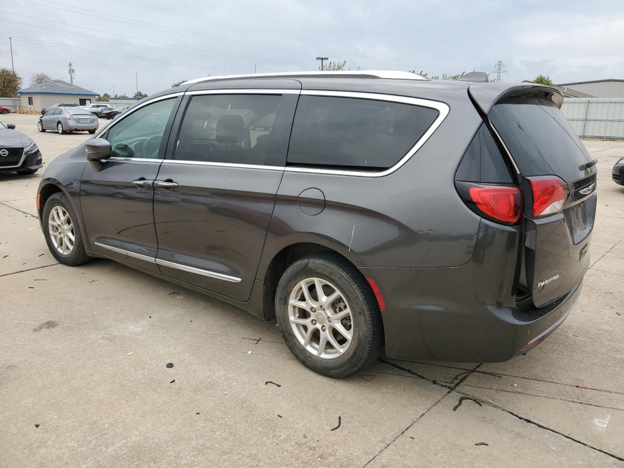 2020 Chrysler Pacifica - Image 2