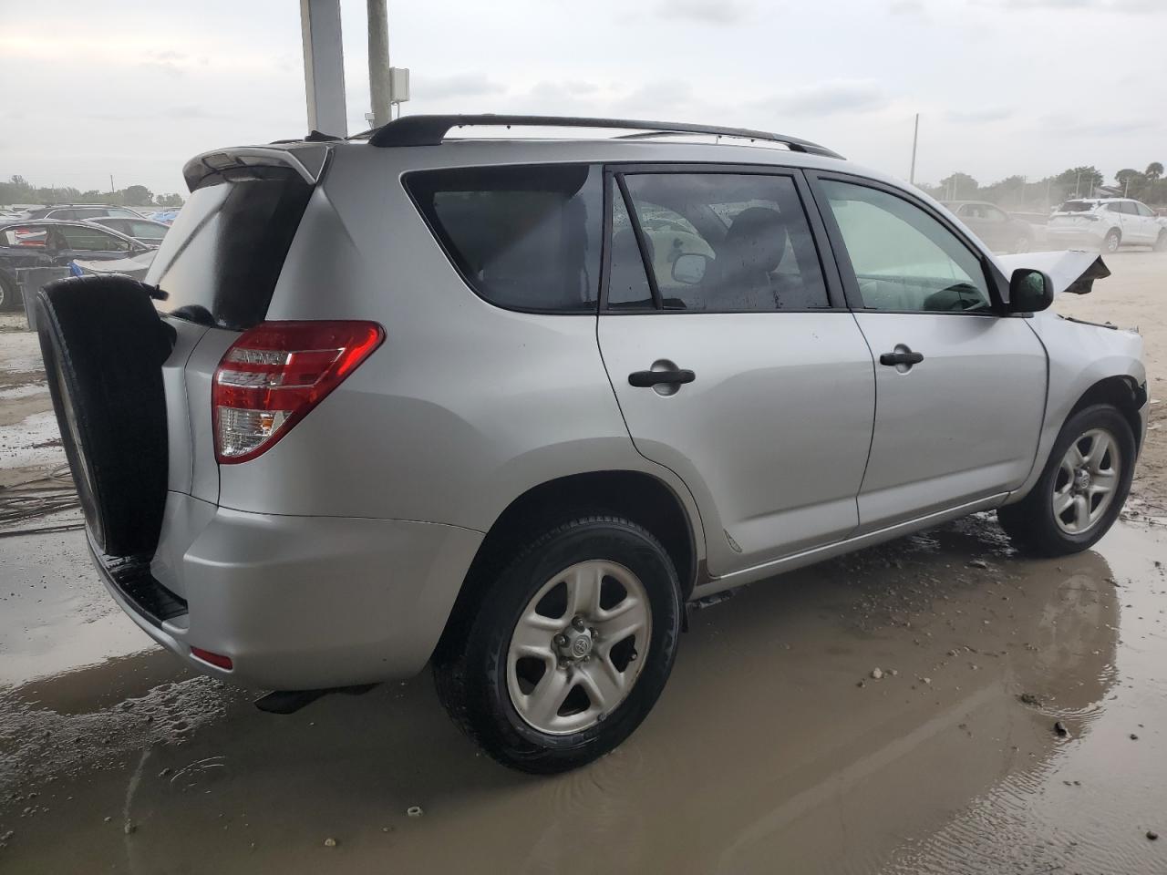 2010 Toyota RAV 4 - Image 3