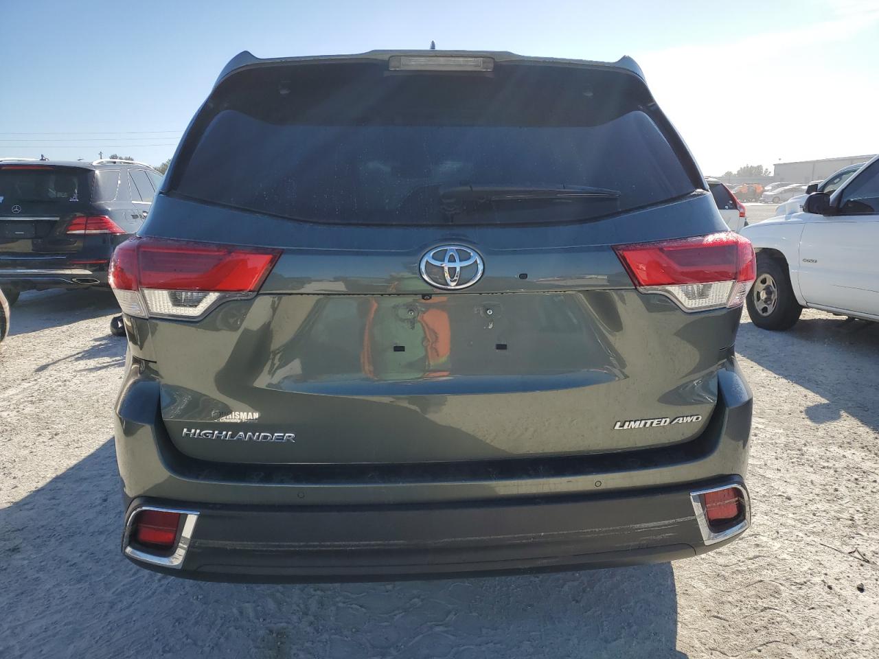 2018 Toyota Highlander Limited VIN: 5TDDZRFH2JS813850 Lot: 74191184
