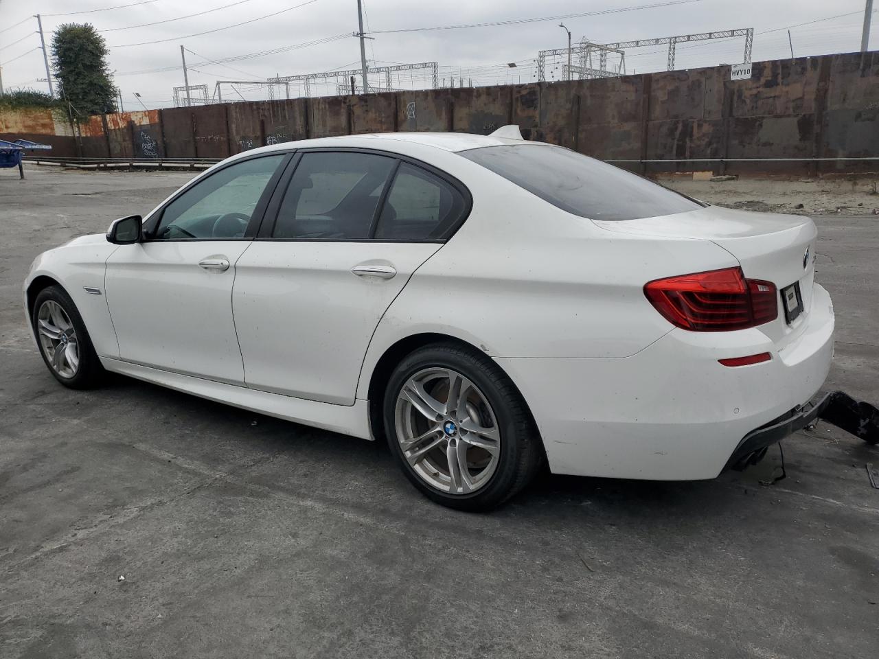 WBA5A5C51GD526225 2016 BMW 5 SERIES - Image 2