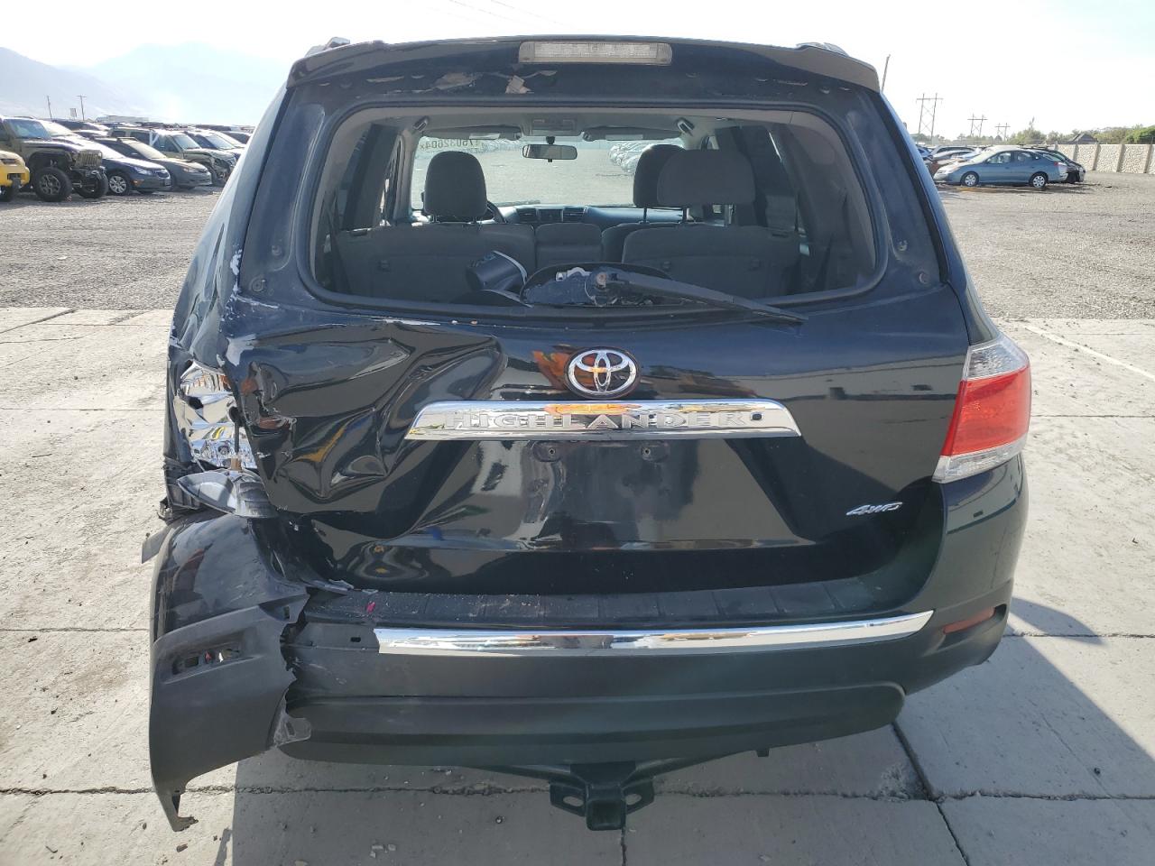 5TDBK3EH8BS054374 2011 Toyota Highlander Base