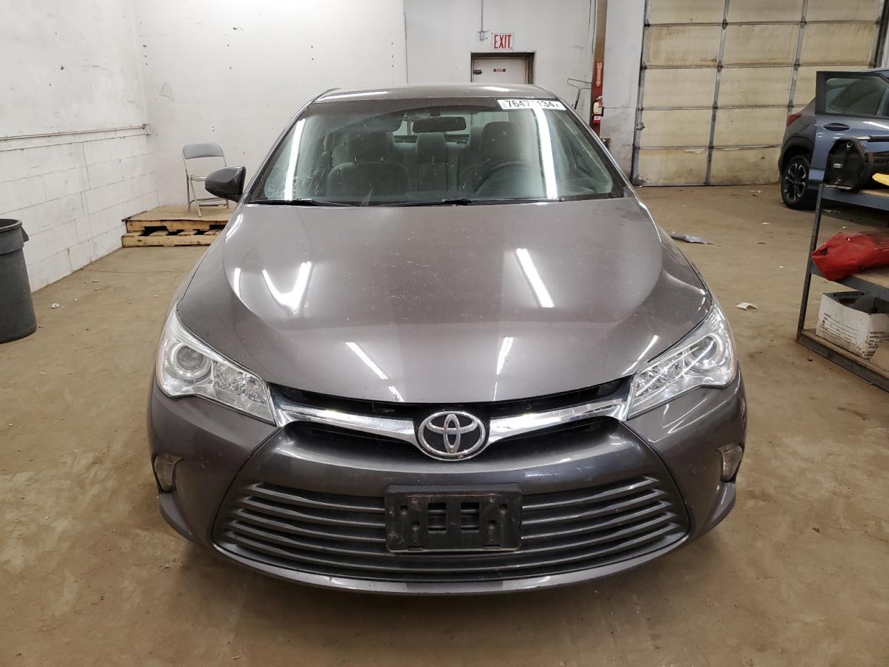 VIN 4T4BF1FK4GR560355 2016 TOYOTA CAMRY no.5