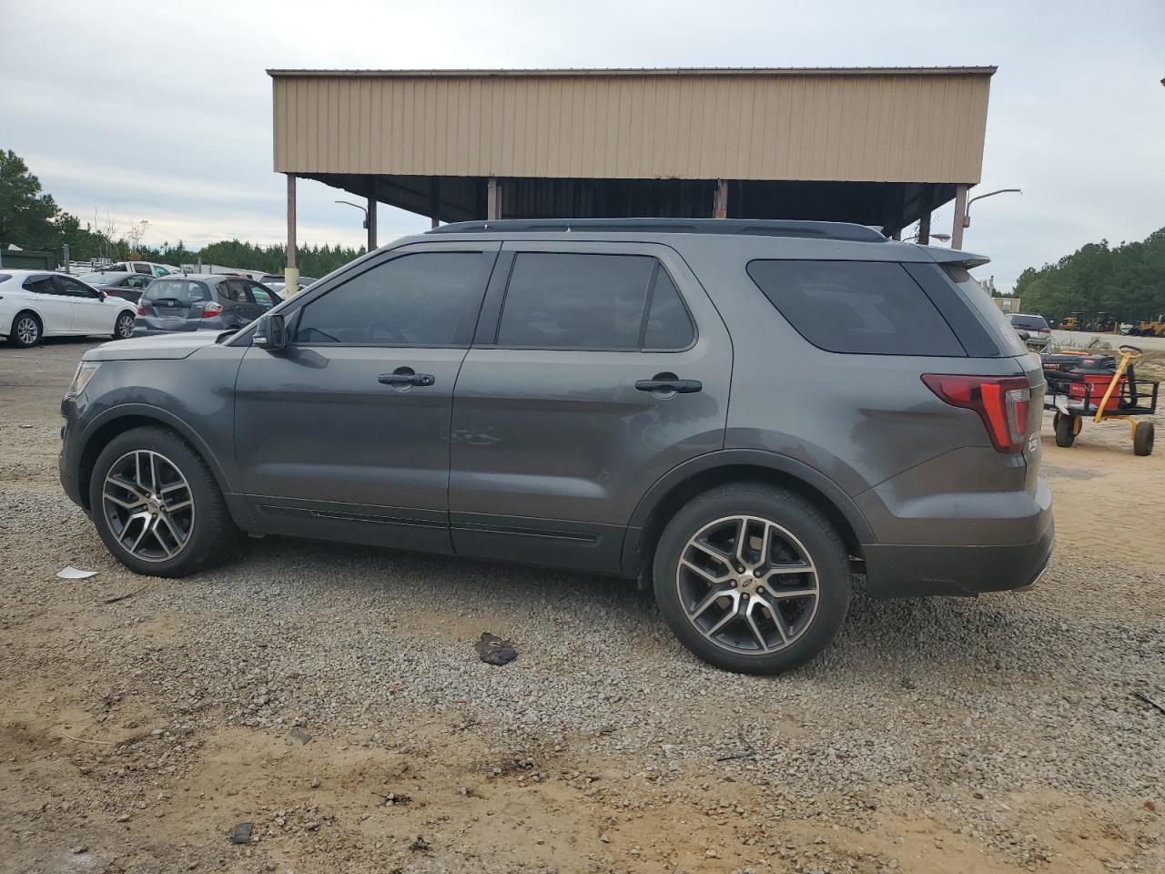 VIN 1FM5K8GT2HGA01518 2017 FORD EXPLORER no.2