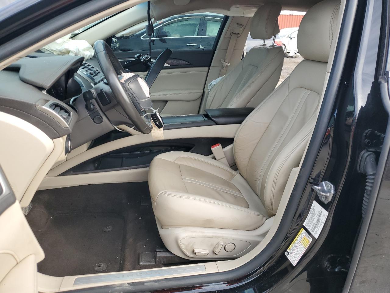 2019 Lincoln MKZ - Image 7