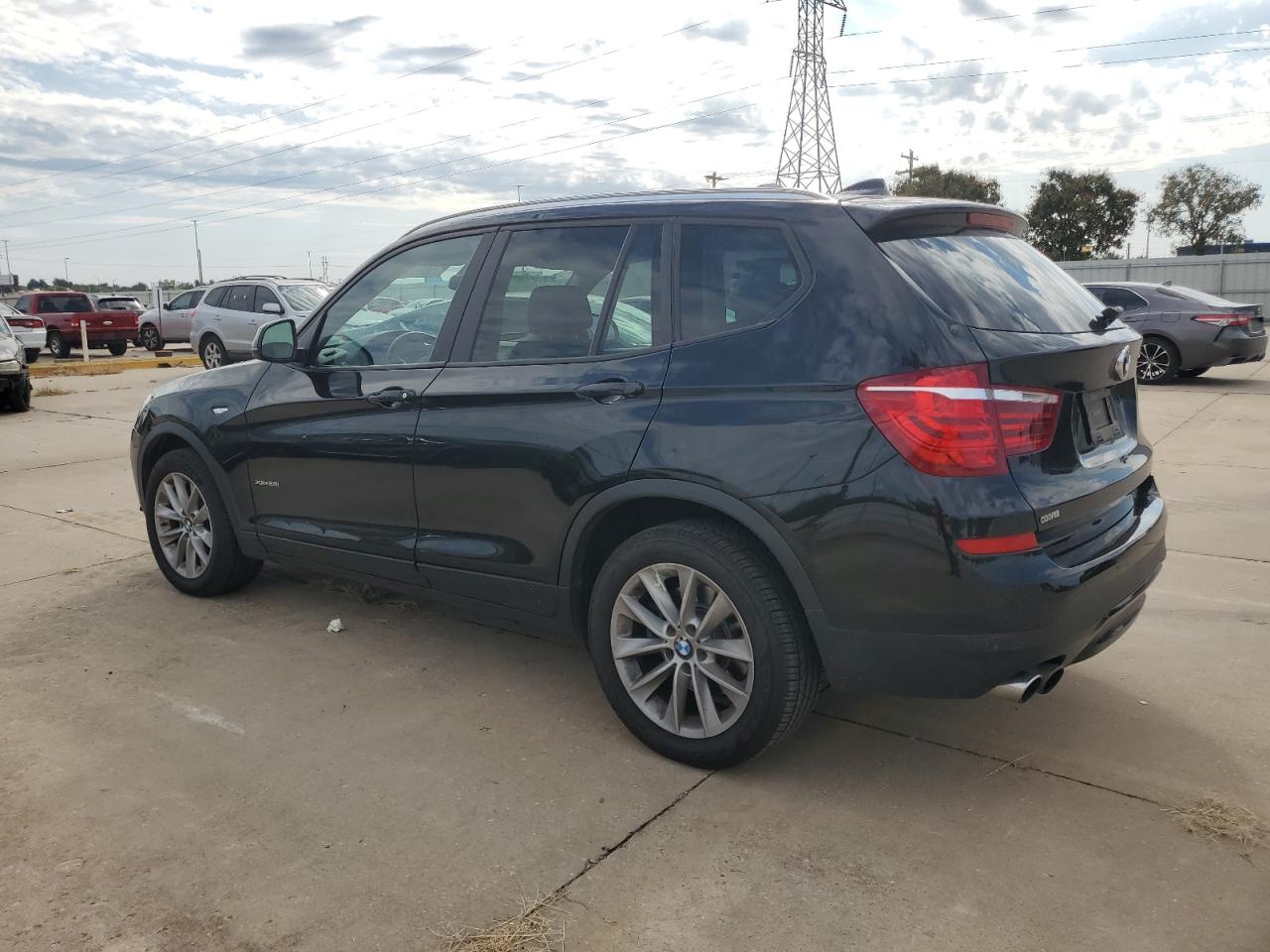 VIN 5UXWX9C39H0T18399 2017 BMW X3 no.2