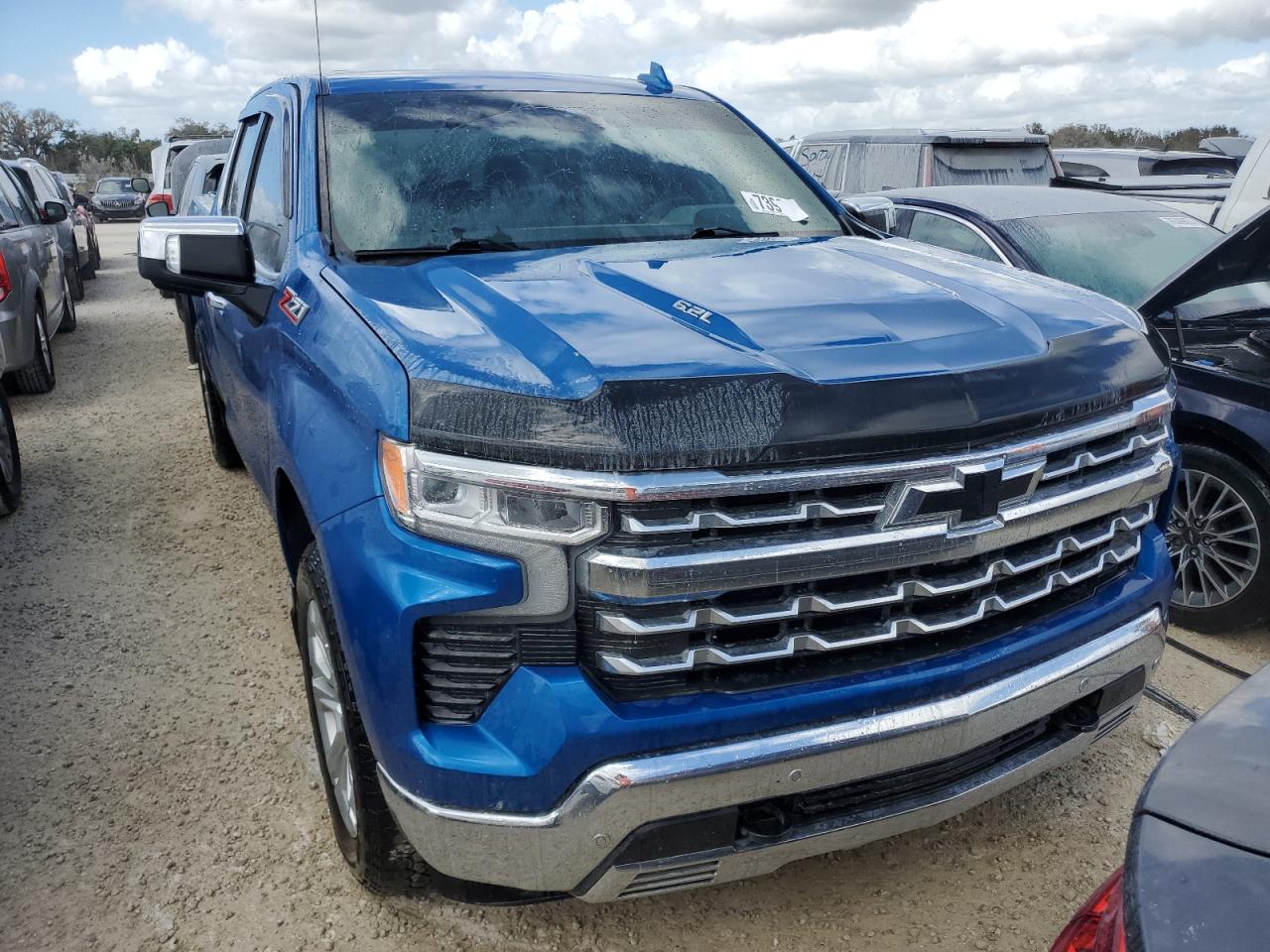 2022 Chevrolet Silverado - Image 5