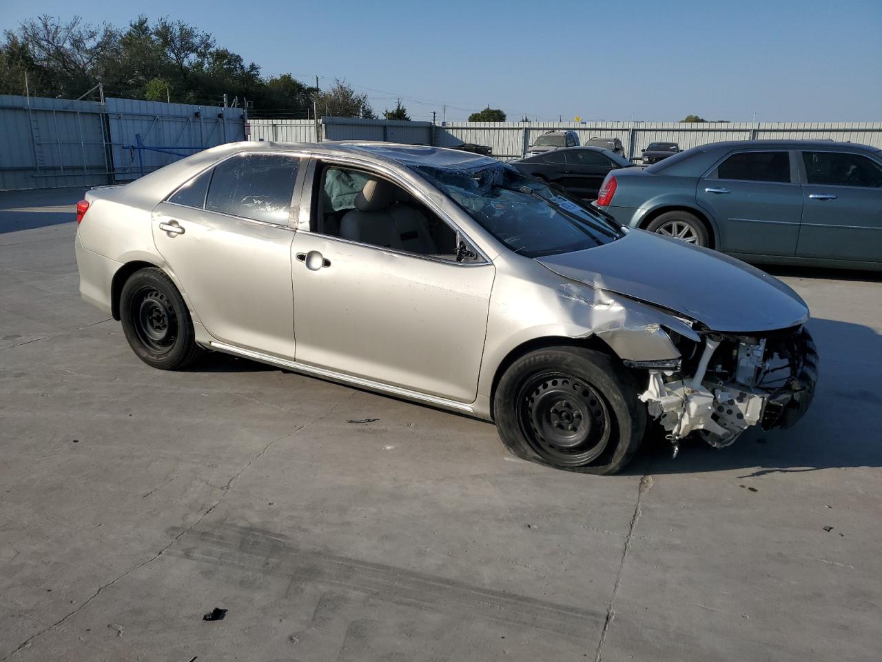 2014 Toyota Camry - Image 4