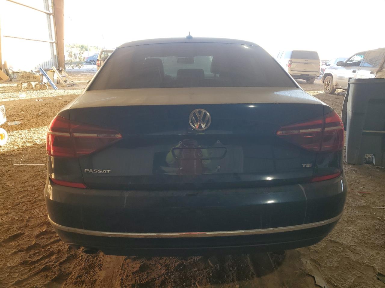 1VWLA7A34KC011982 2019 Volkswagen Passat Wolfsburg