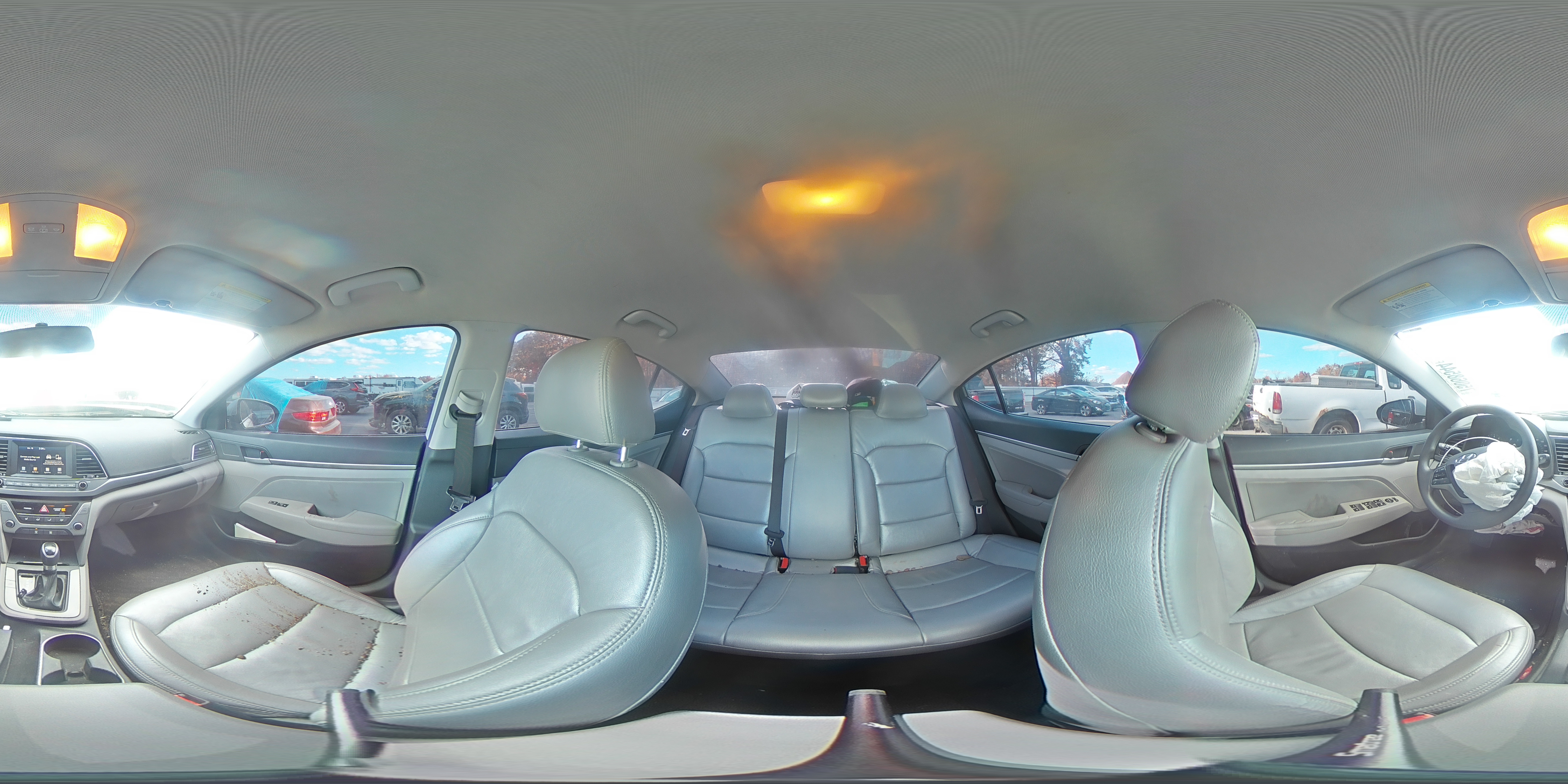 2018 Hyundai Elantra - Image 12