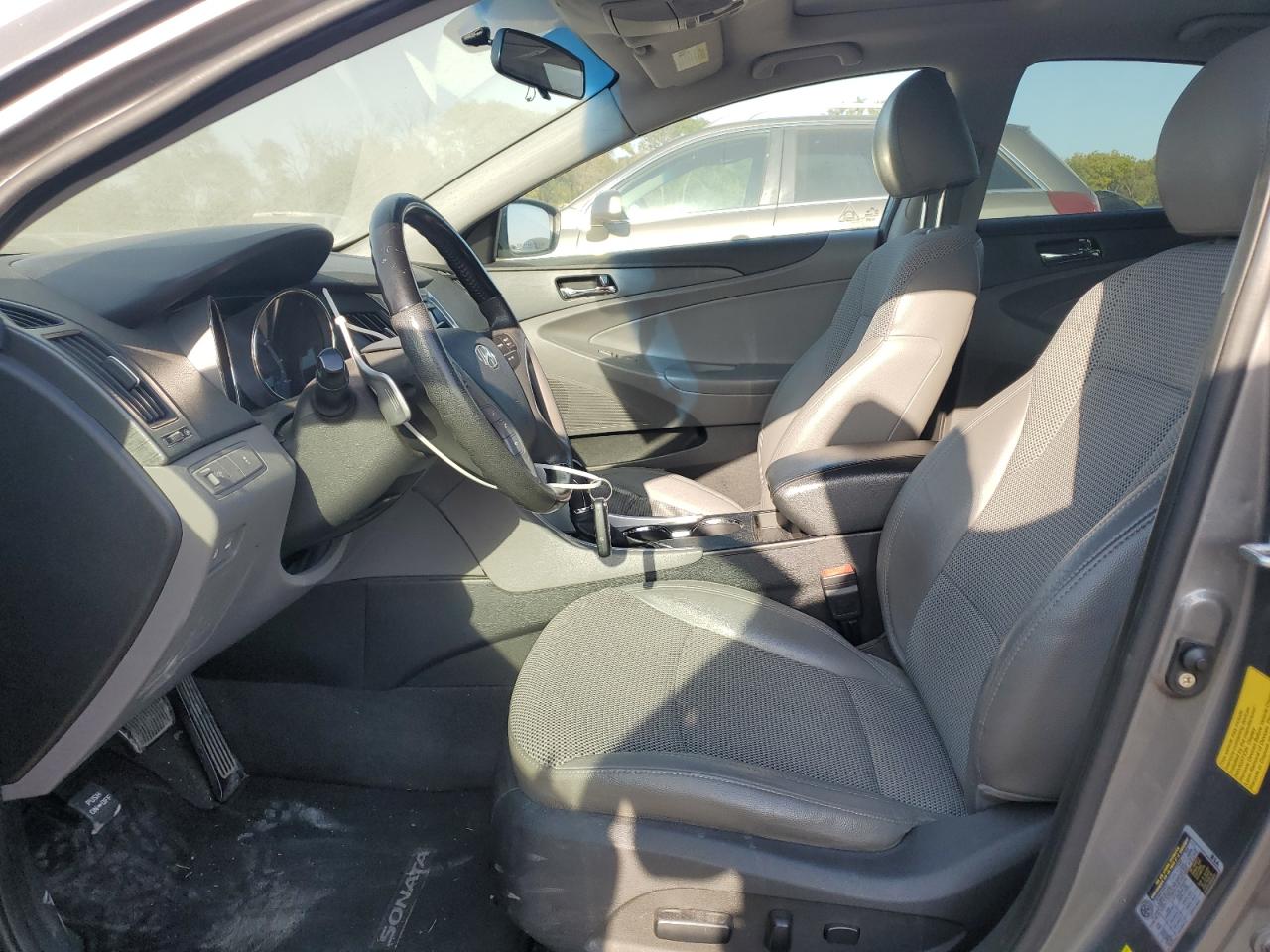 2011 Hyundai Sonata - Image 7