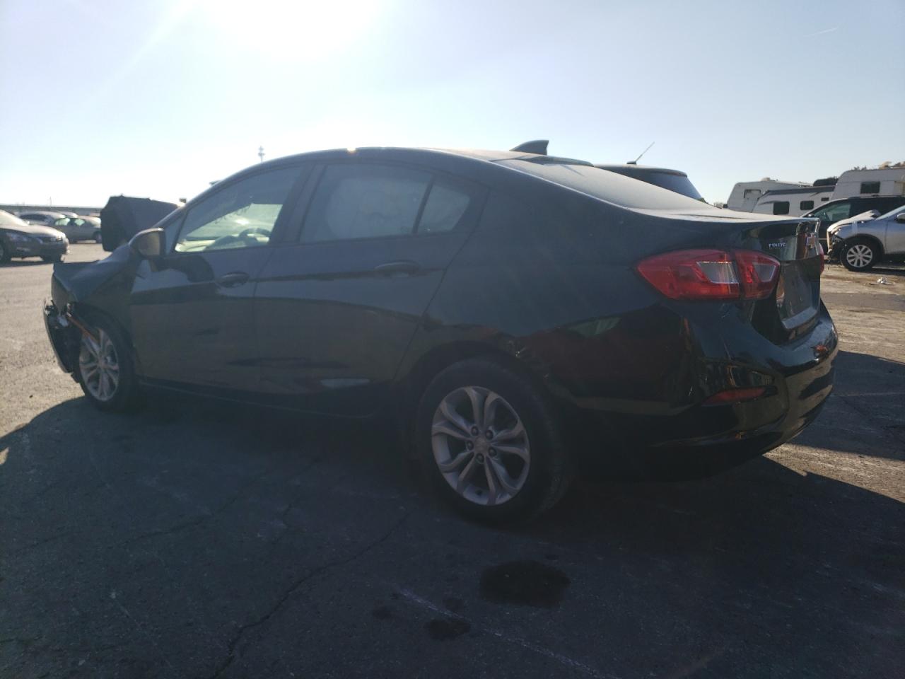 2019 Chevrolet Cruze - Image 2