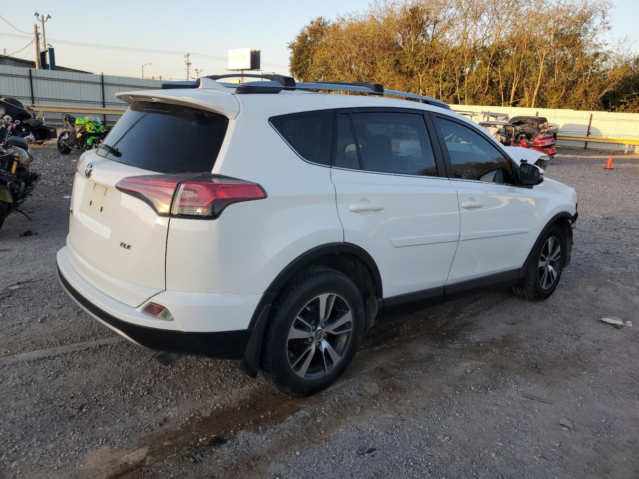 JTMWFREV6JJ724286 2018 Toyota Rav4 Adventure