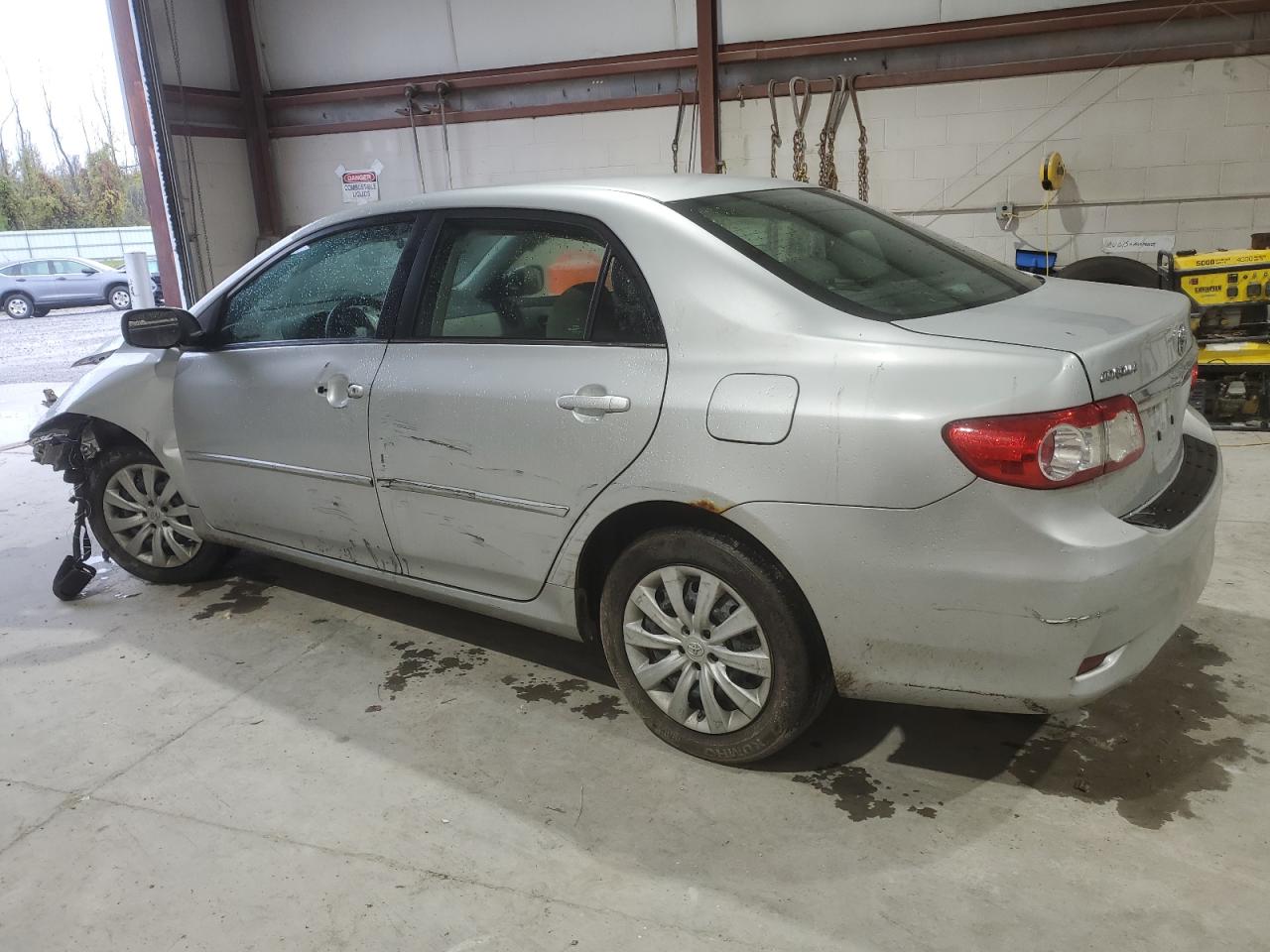 VIN 2T1BU4EE5DC023357 2013 TOYOTA COROLLA no.2