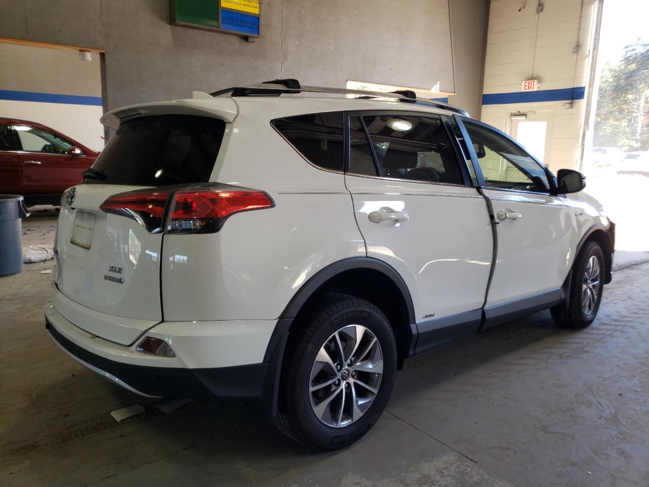 2018 Toyota RAV 4 - Image 3