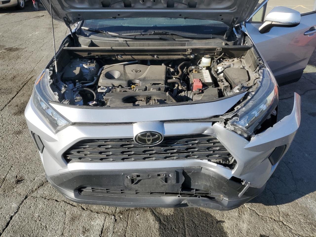 JTMK1RFV7KD008315 2019 Toyota Rav4 Le