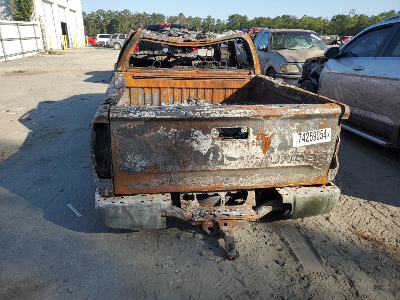2014 Toyota Tundra - Image 6