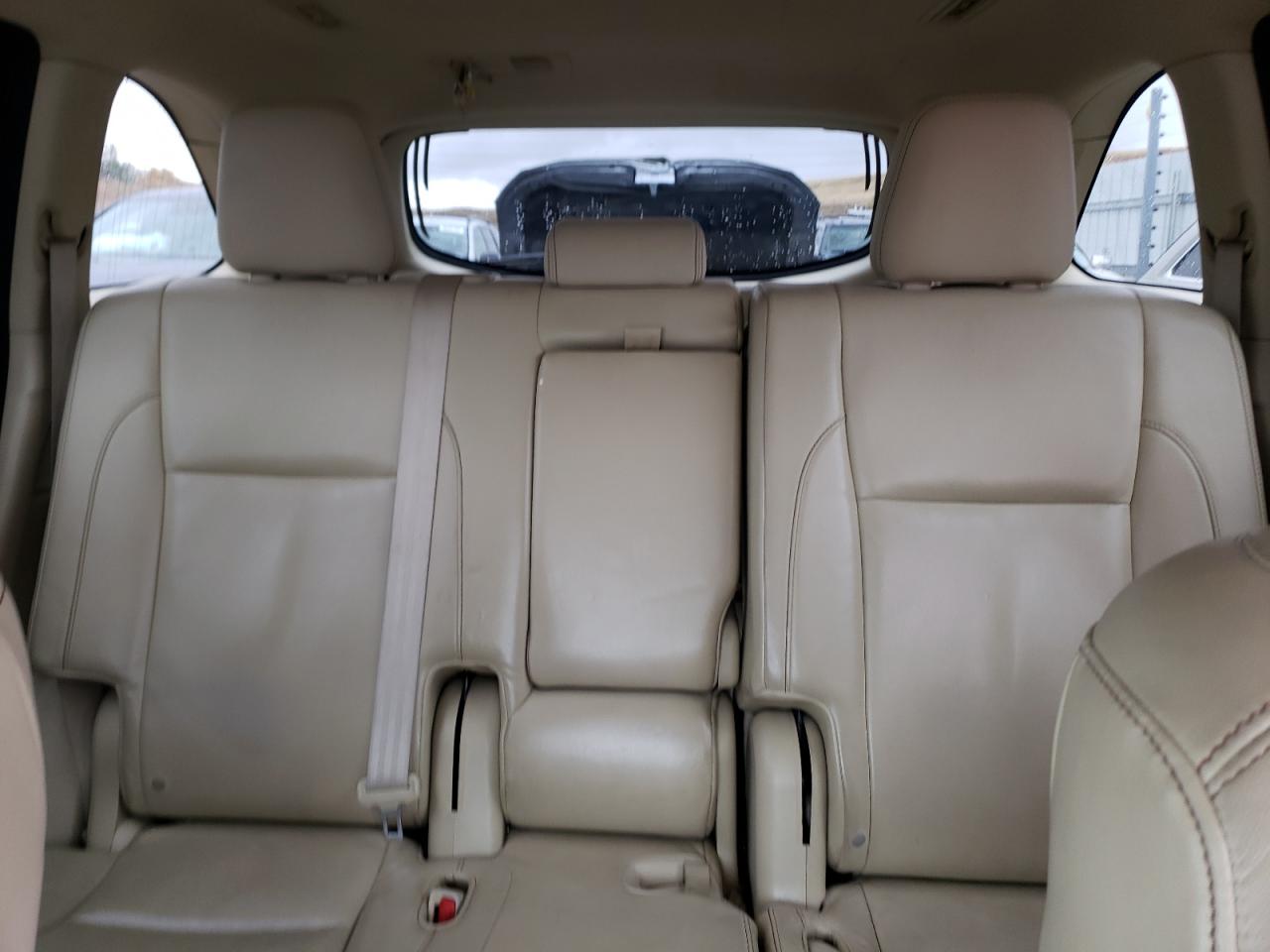 2015 Toyota Highlander - Image 10