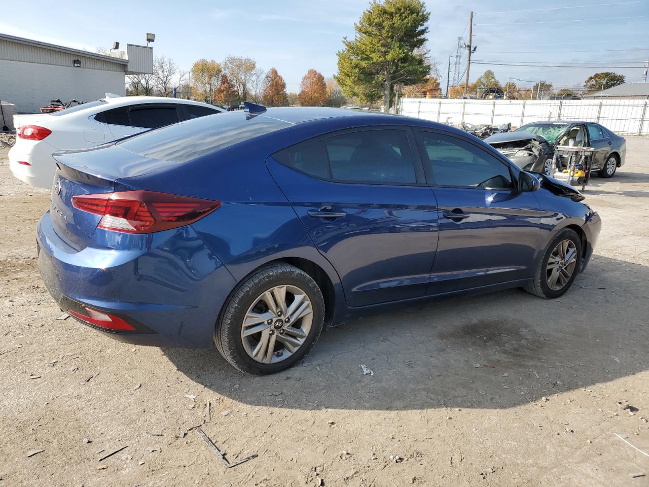 2020 Hyundai Elantra - Image 3