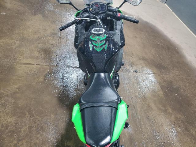  KAWASAKI EX650 F 2017 Зелений